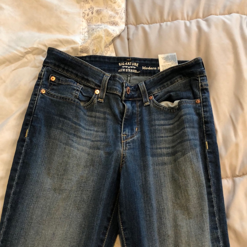 MODERN STRAIGHT LEVI JEANS